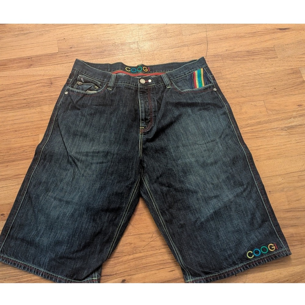 Vintage COOGI Mens Dark Wash Denim Shorts Sz 42 Embroidered Logo Sneakers